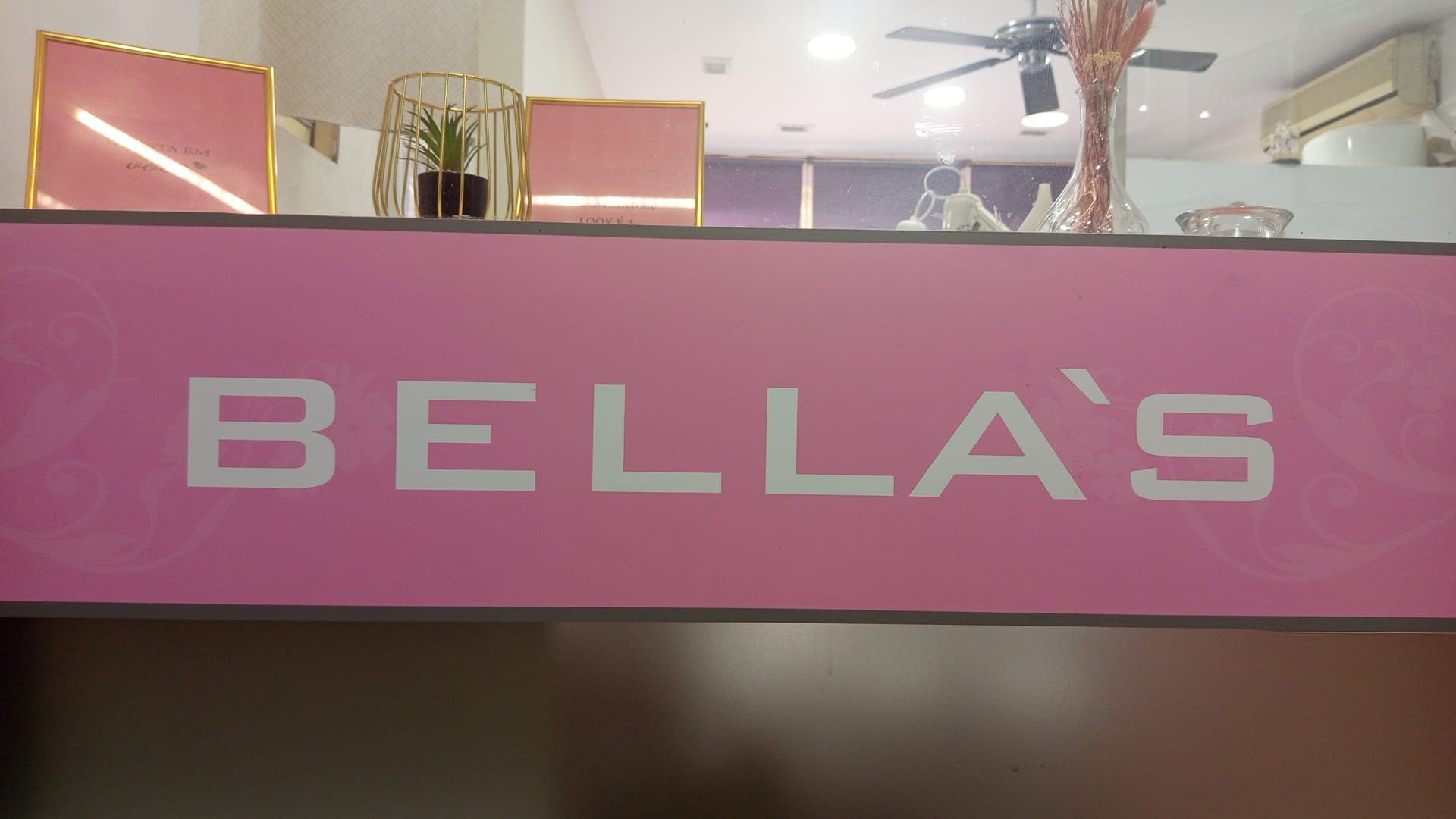 Bellas